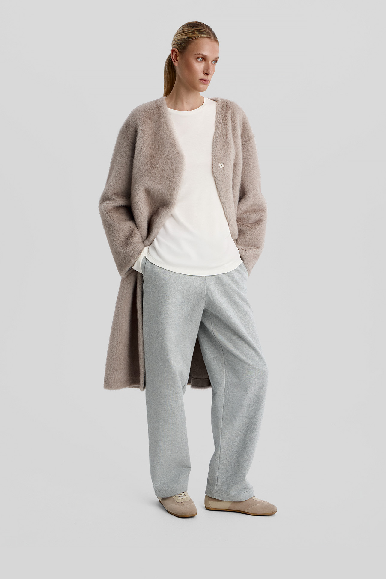 

Лонгслив свободного силуэта молочного цвета, S