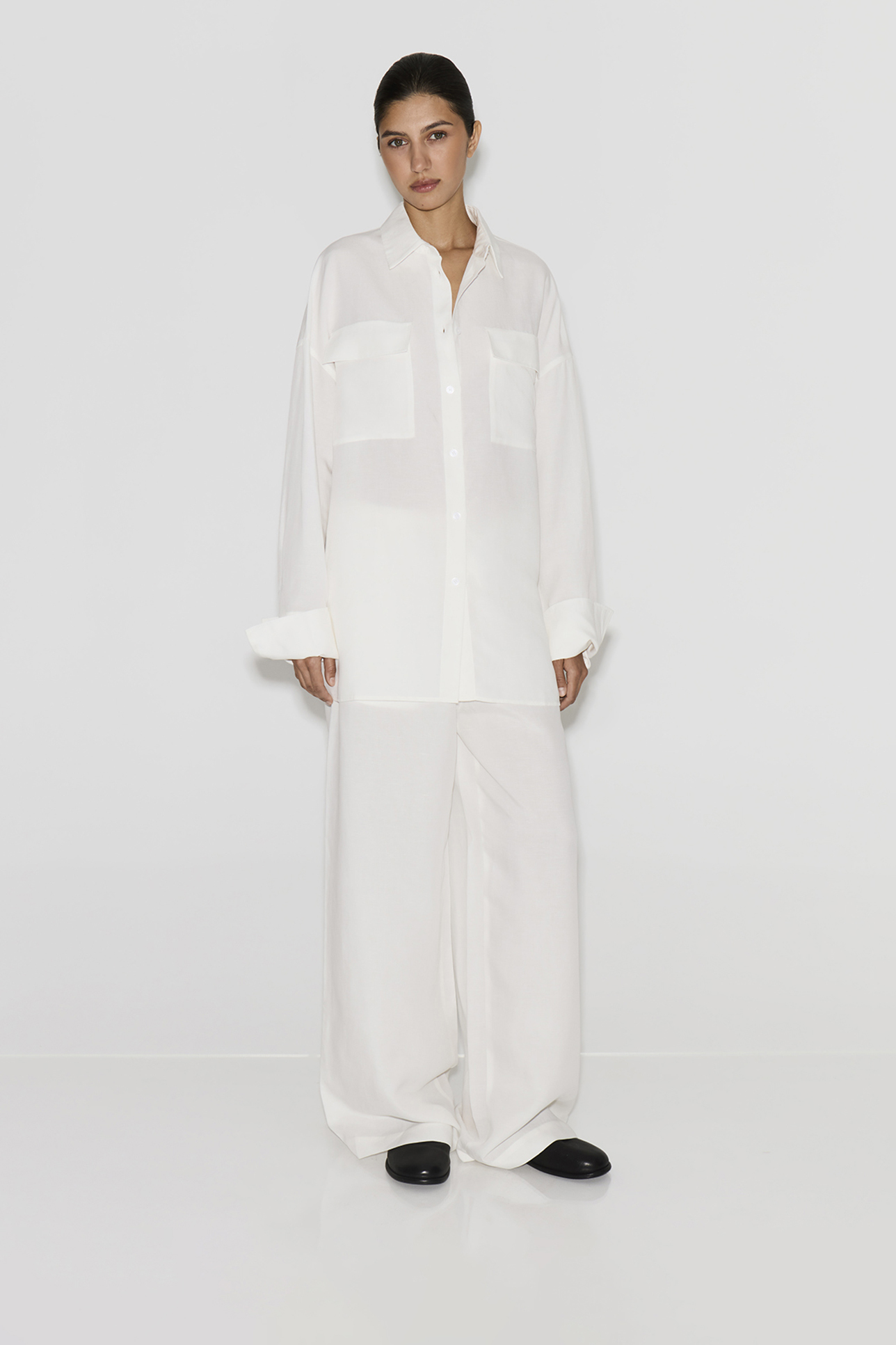 

Блузка молочного цвета, M