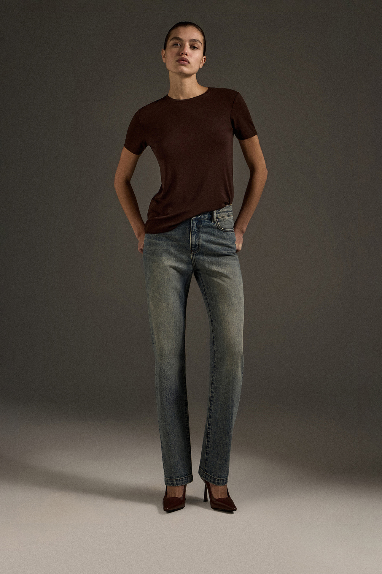 

Футболка slim fit шоколадного цвета, M