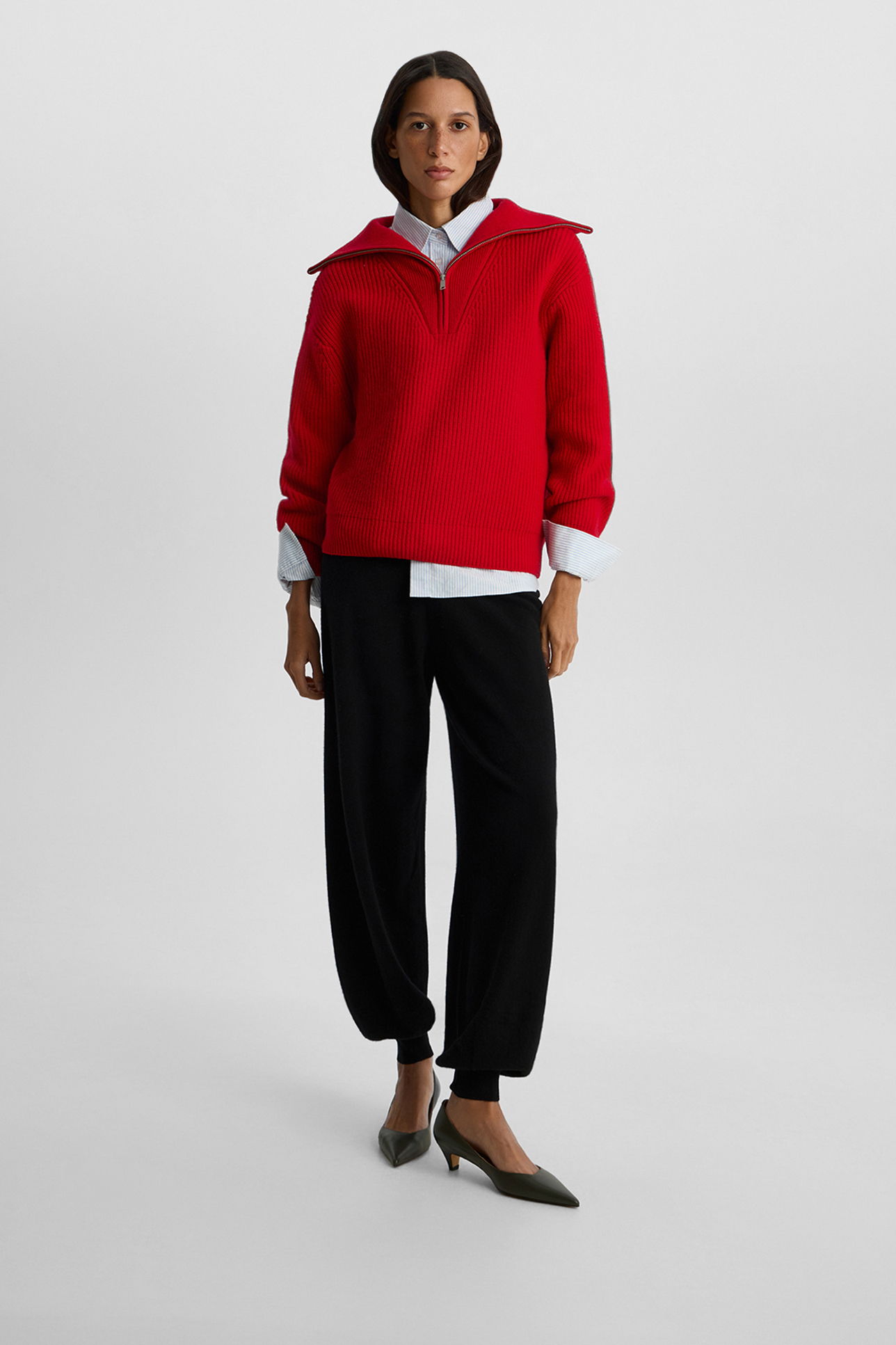 

Свитер с воротником на молнии красного цвета, M