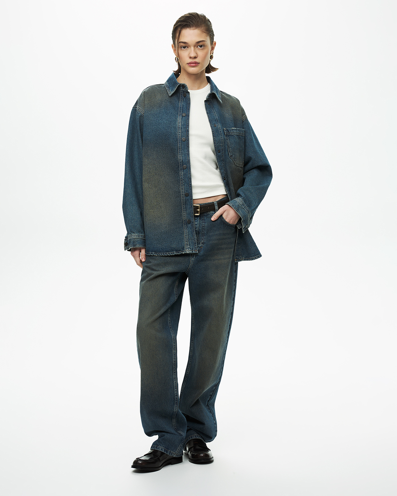 

Рубашка джинсовая с винтажным эффектом синего цвета, M