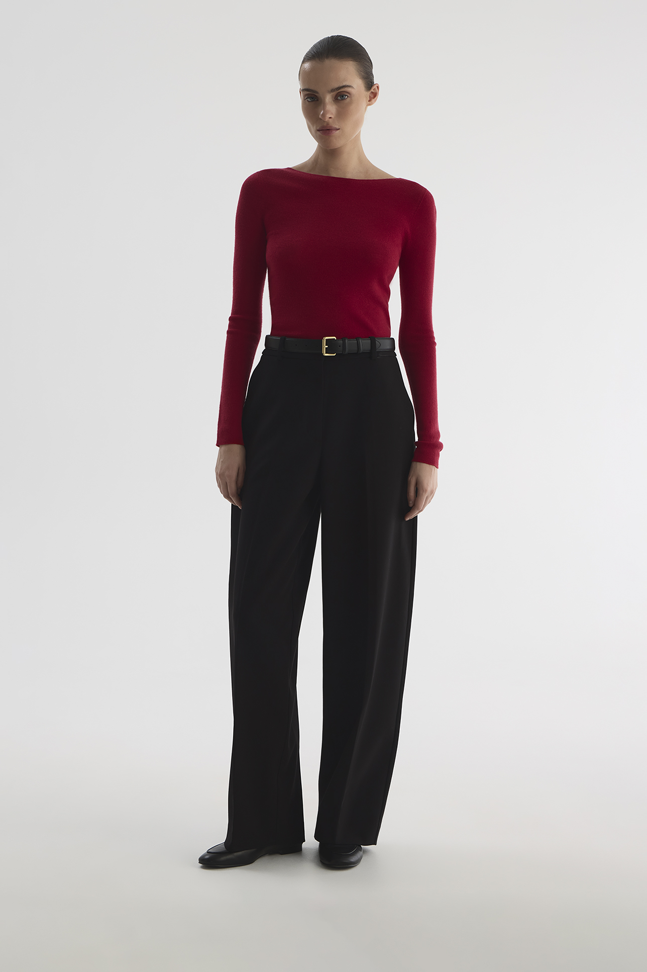 

Лонгслив из тонкой шерсти алого цвета, M