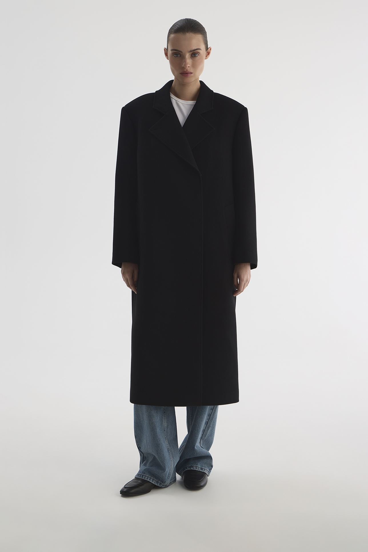 

Пальто с акцентными плечами черного цвета, S