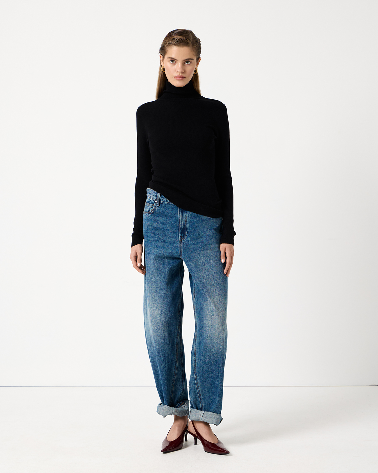 

Полупрозрачная вязаная водолазка черного цвета, S