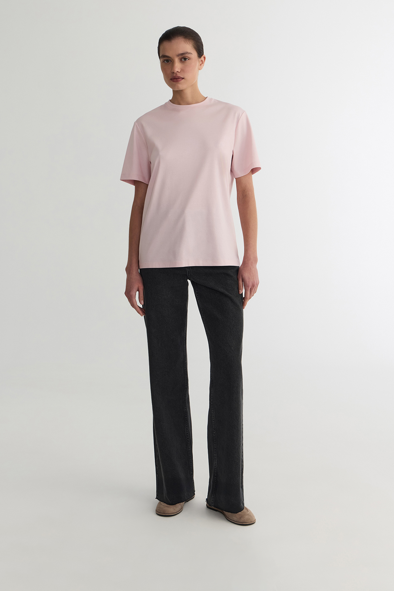 

Футболка Relaxed vibe пудрового цвета, L