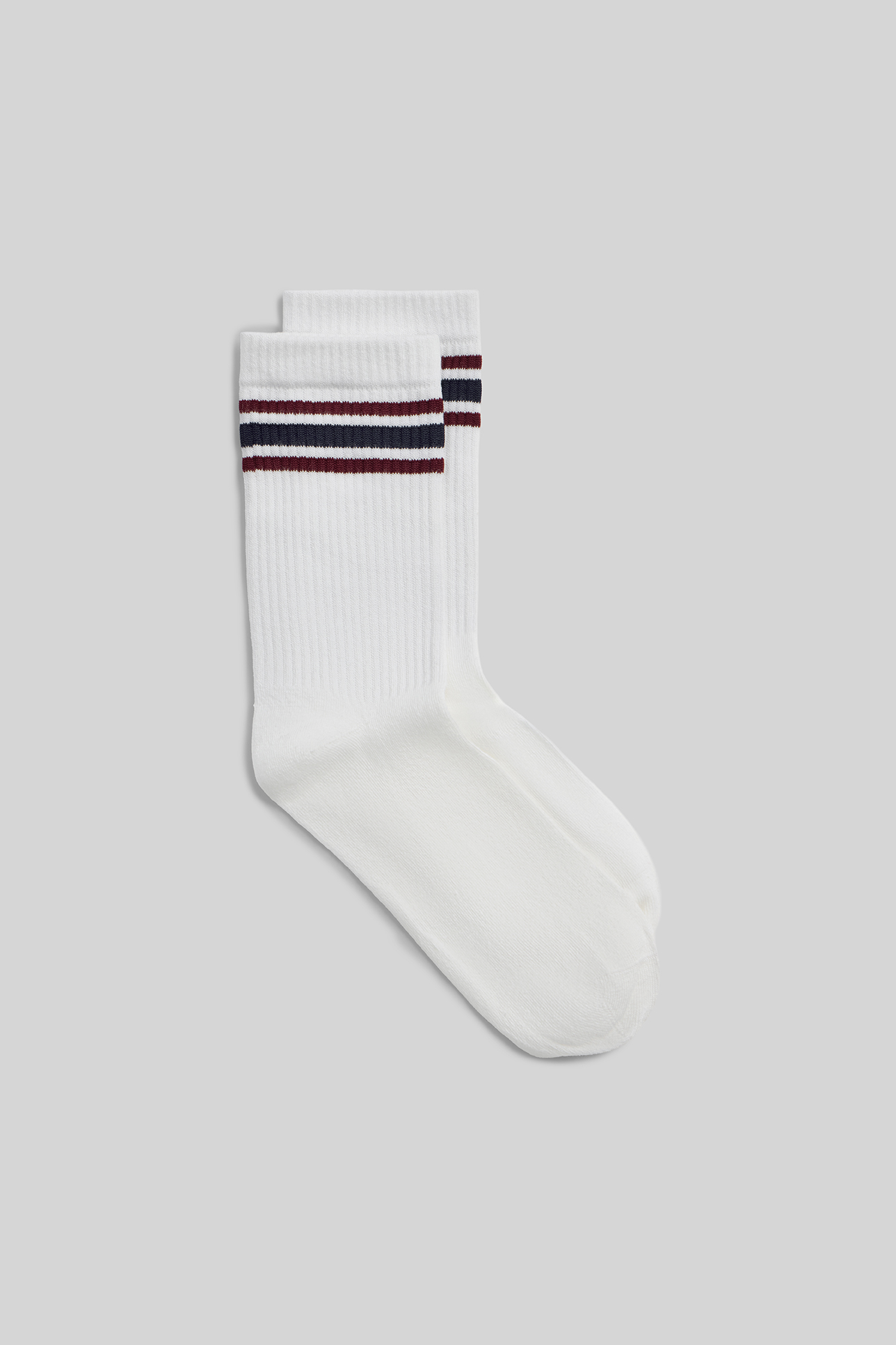 

Носки средней длины молочного цвета, 23-25