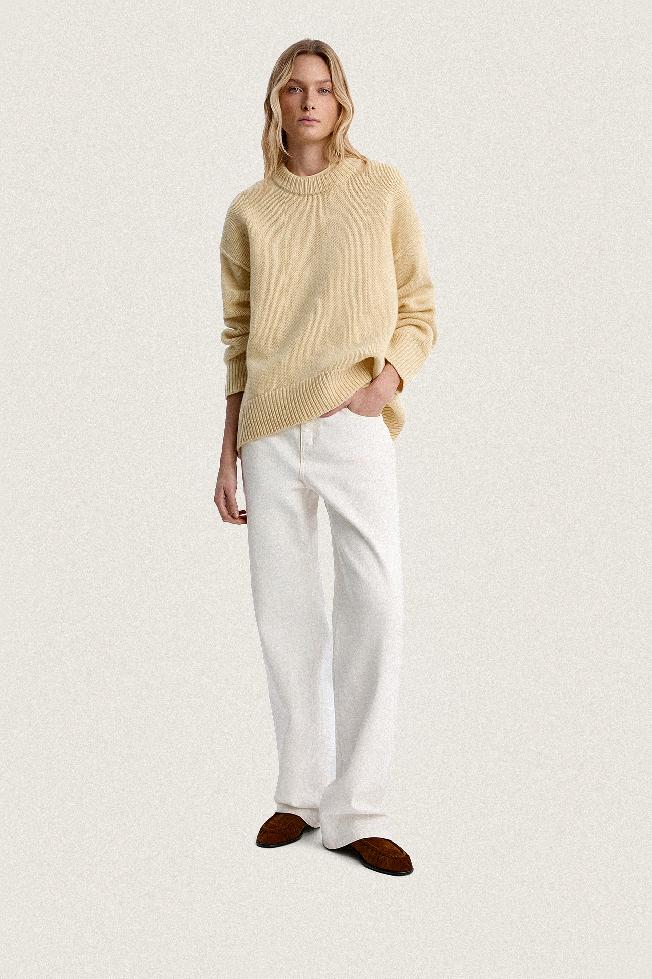 

Джемпер объемный с декоративными швами, L