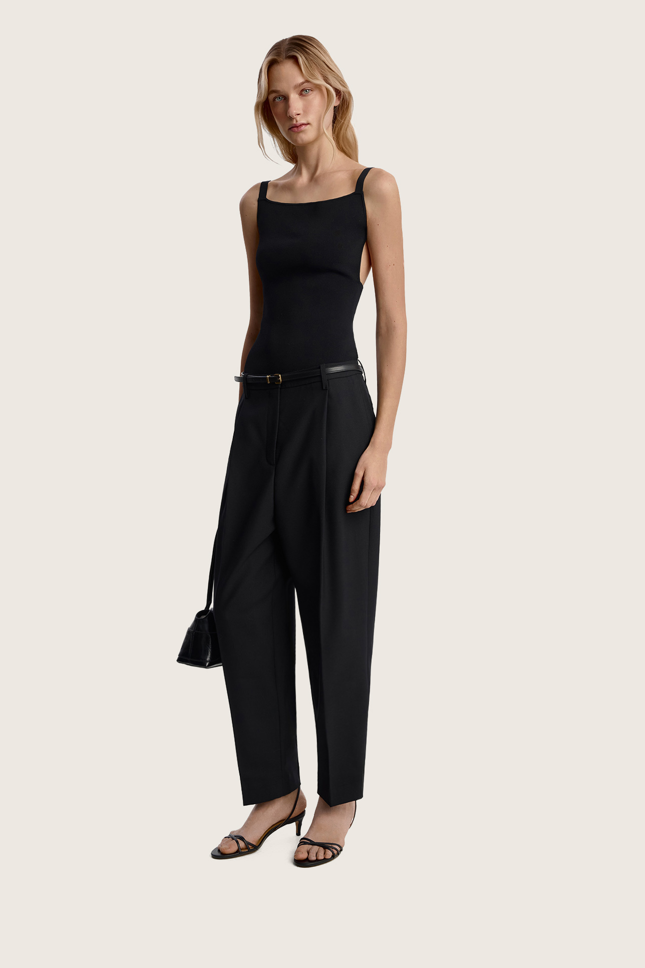 

Топ с открытой спиной, S