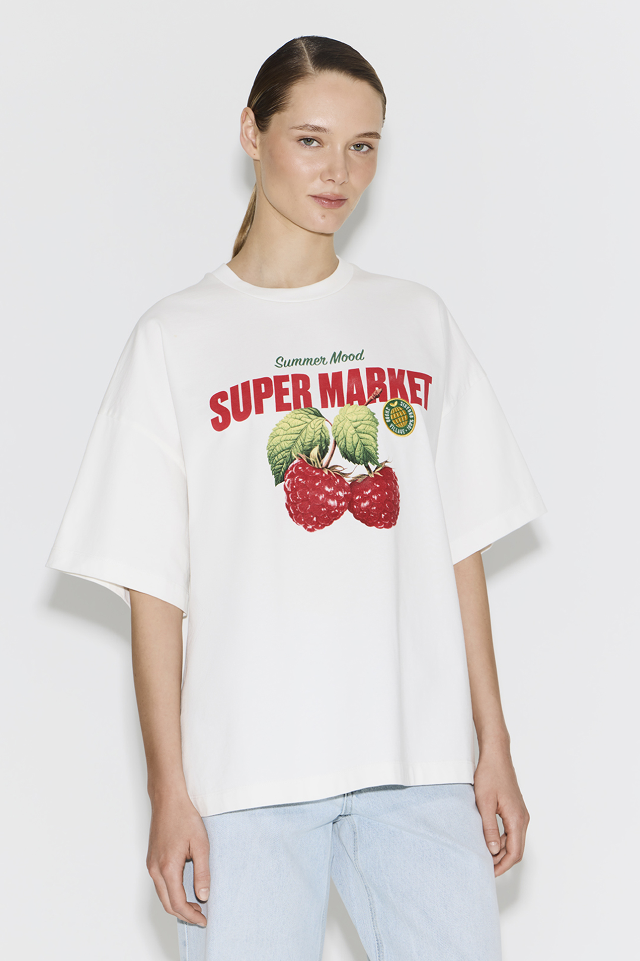 

Футболка оверсайз с принтом Raspberry молочного цвета, M