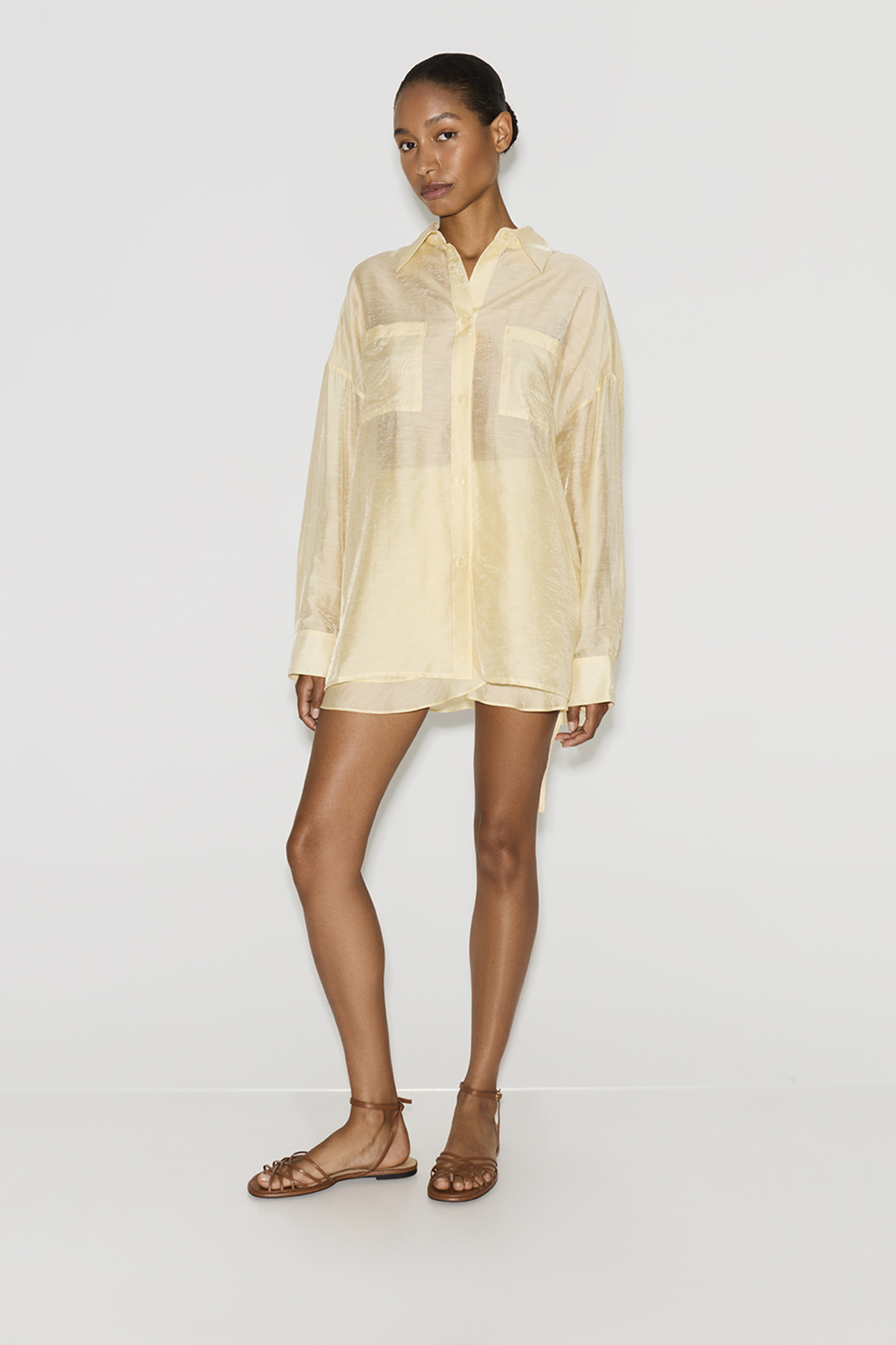 

Рубашка желтого цвета, M