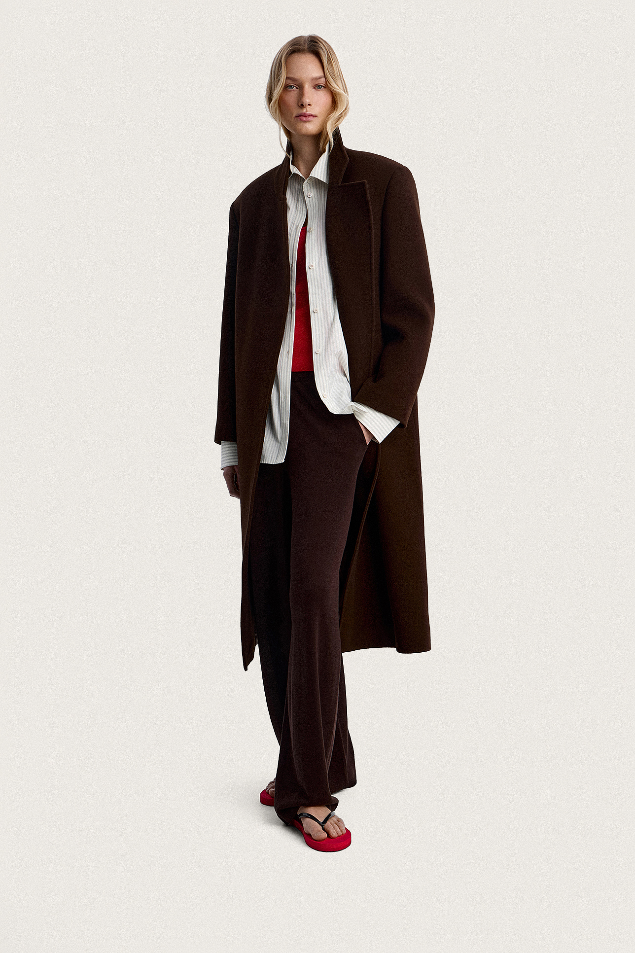 

Двубортное пальто из шерсти с акцентными плечами, XS