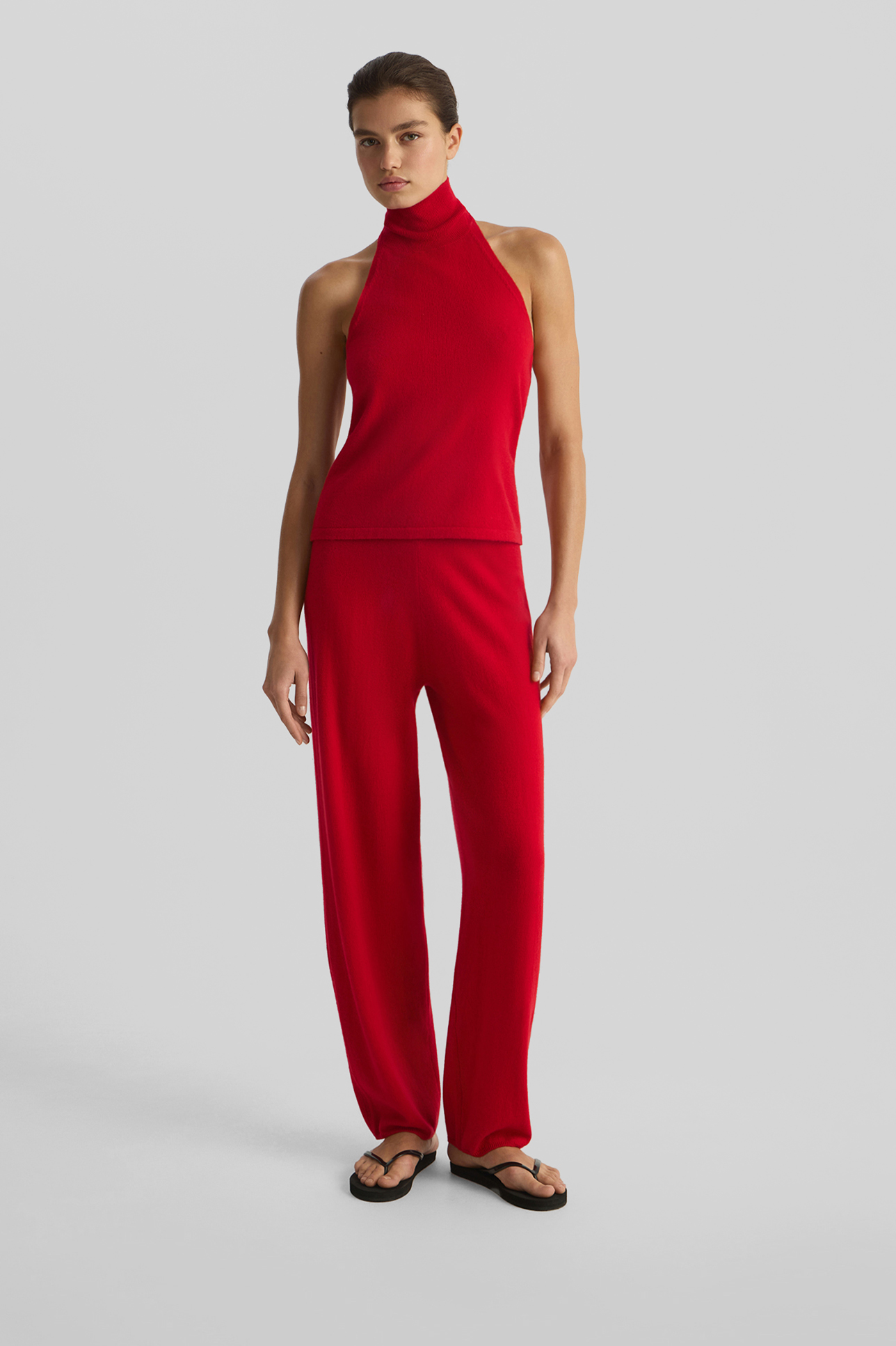 

Топ-халтер из кашемира красного цвета, S