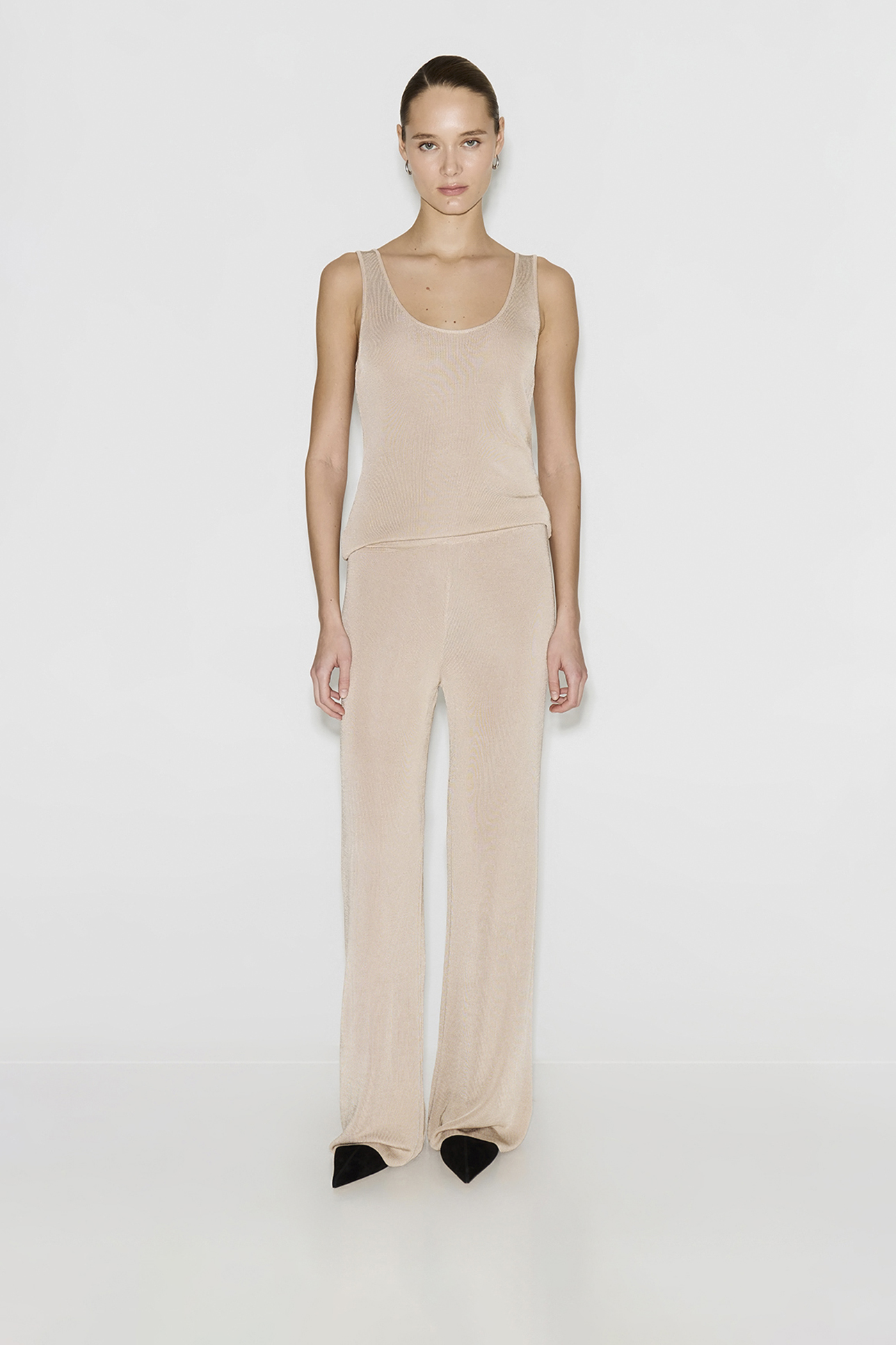 

Брюки из гладкой вискозы песочного цвета, L