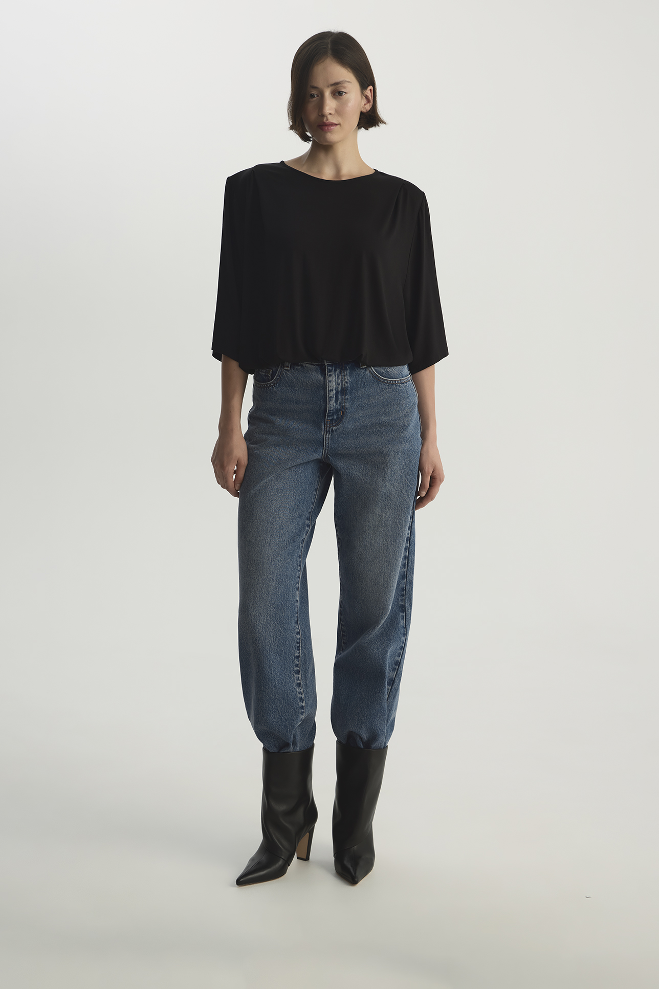 

Боди с акцентными плечами черного цвета, XS