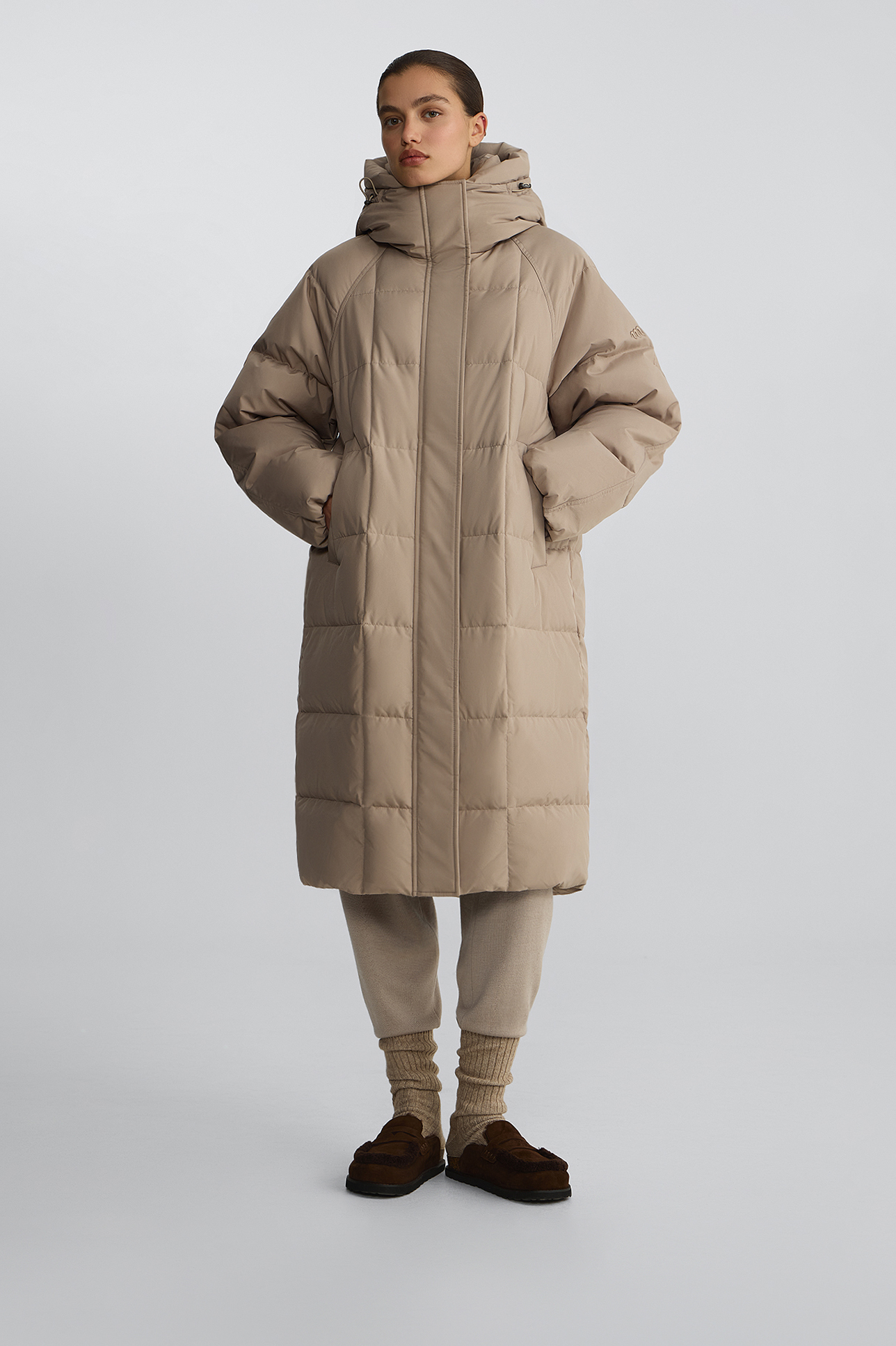 

Пуховик объемный длинный серо-бежевого цвета, XXS