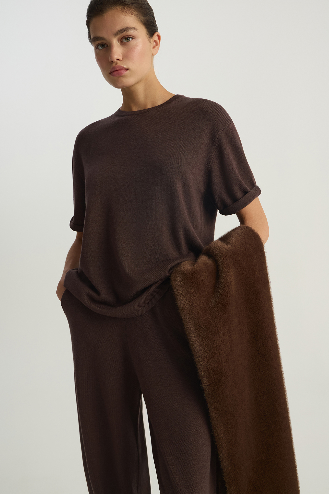 

Футболка oversize из шерсти мериноса шоколадного цвета, M