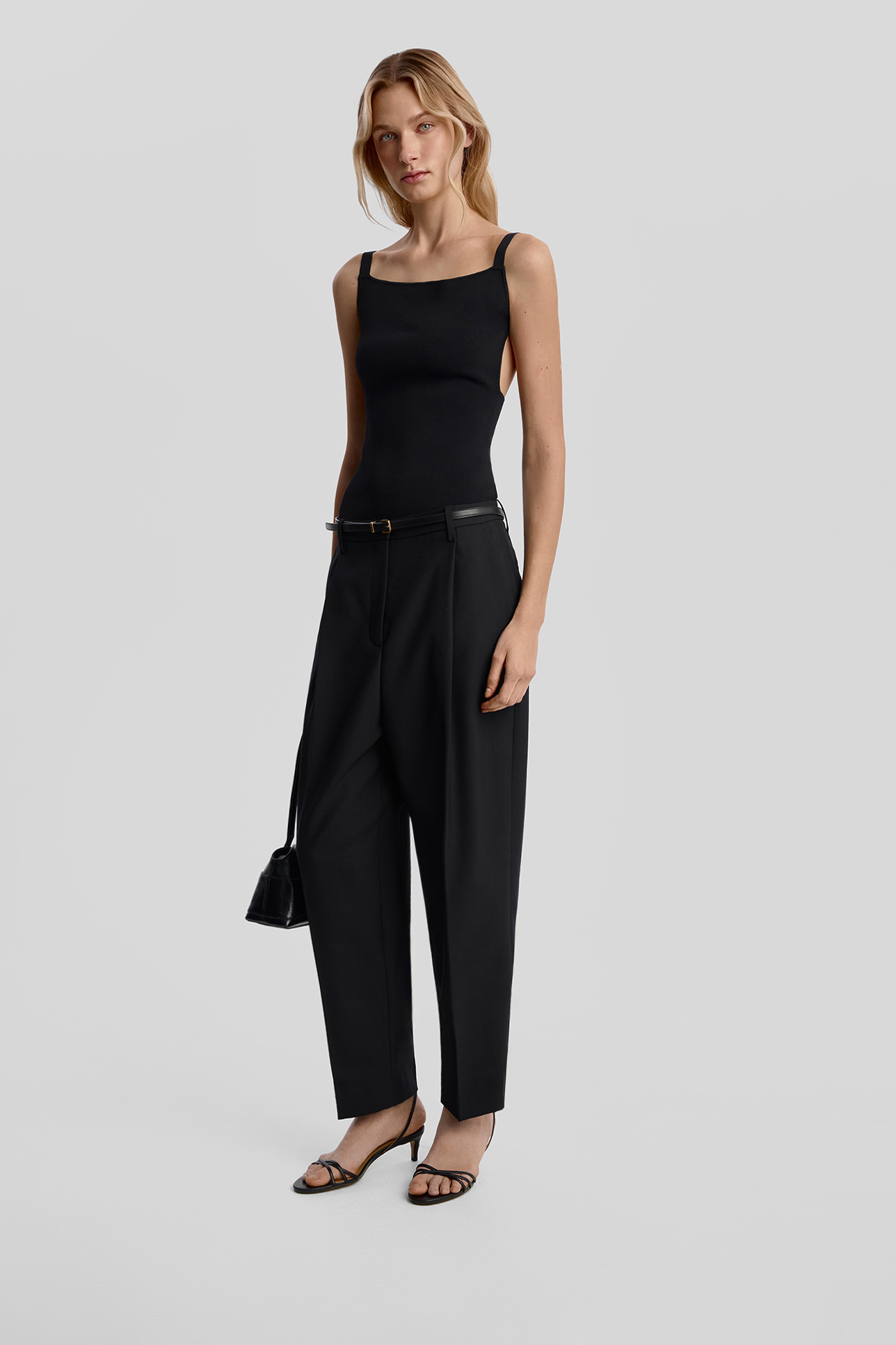 

Топ с открытой спиной, M