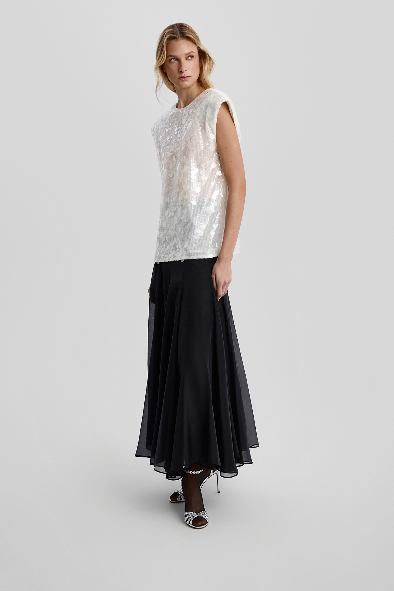 

Топ из пайеток молочного цвета, XS