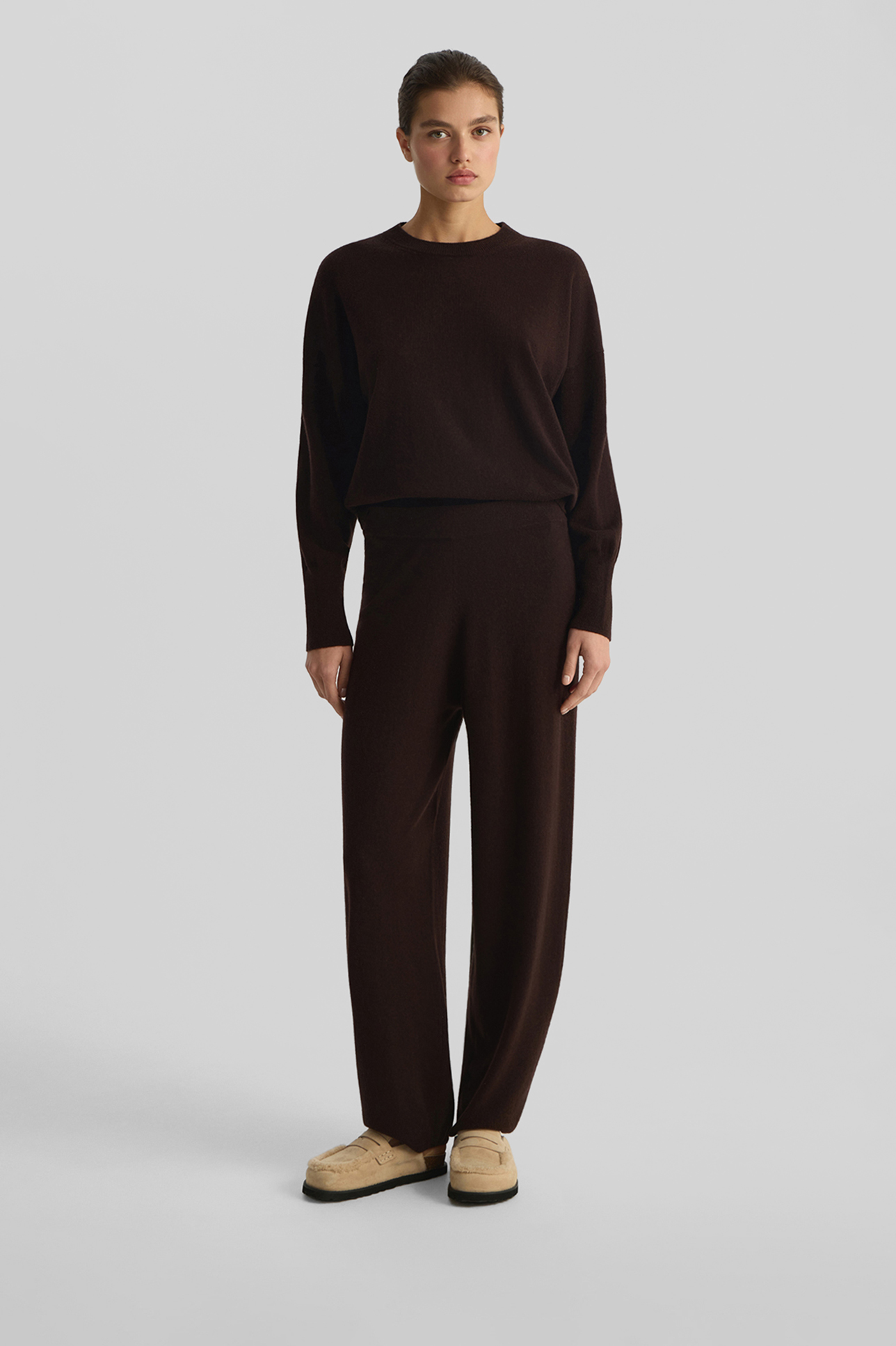 

Брюки из кашемира шоколадного цвета, M