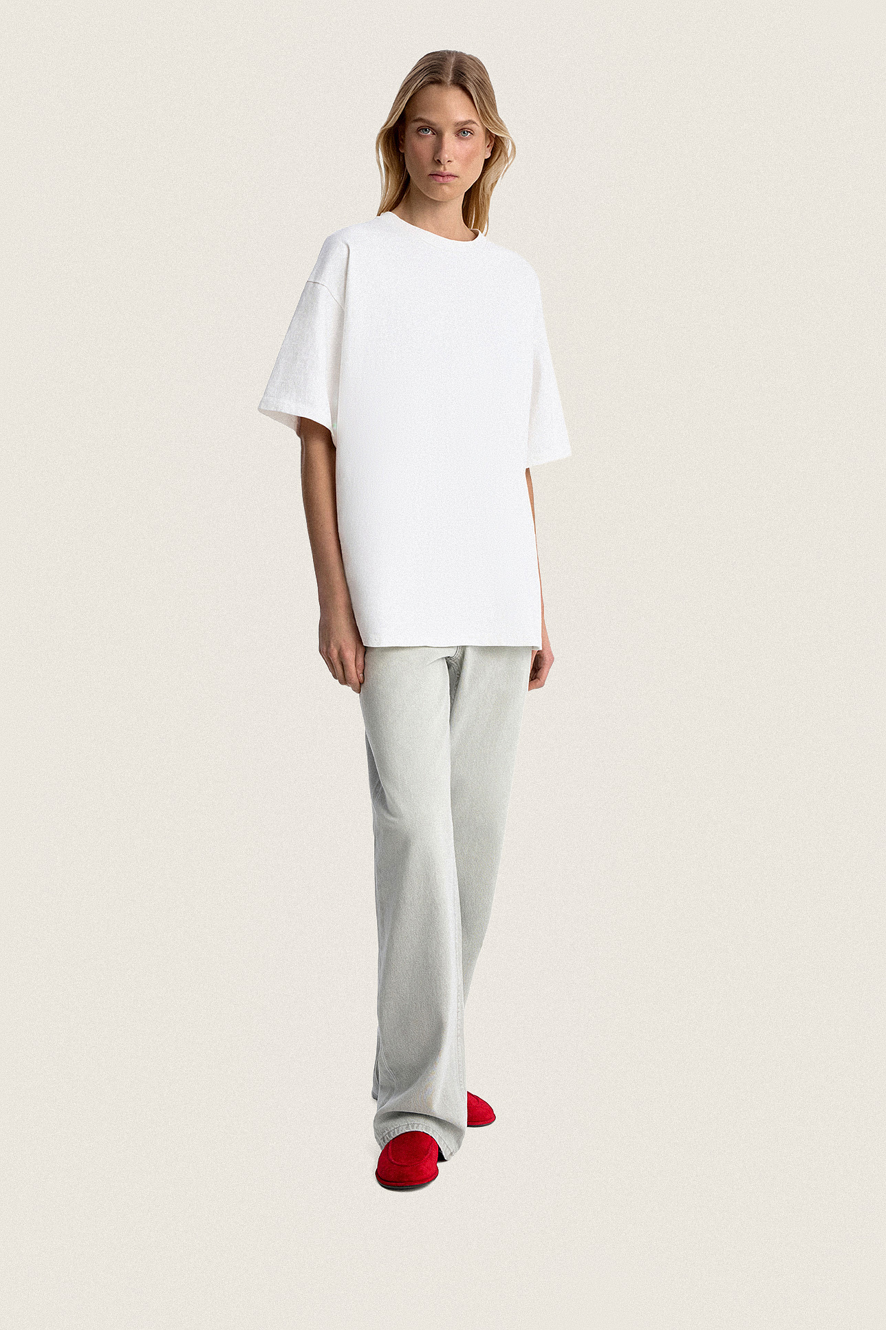 

Футболка винтажная с вышивкой на спинке, S