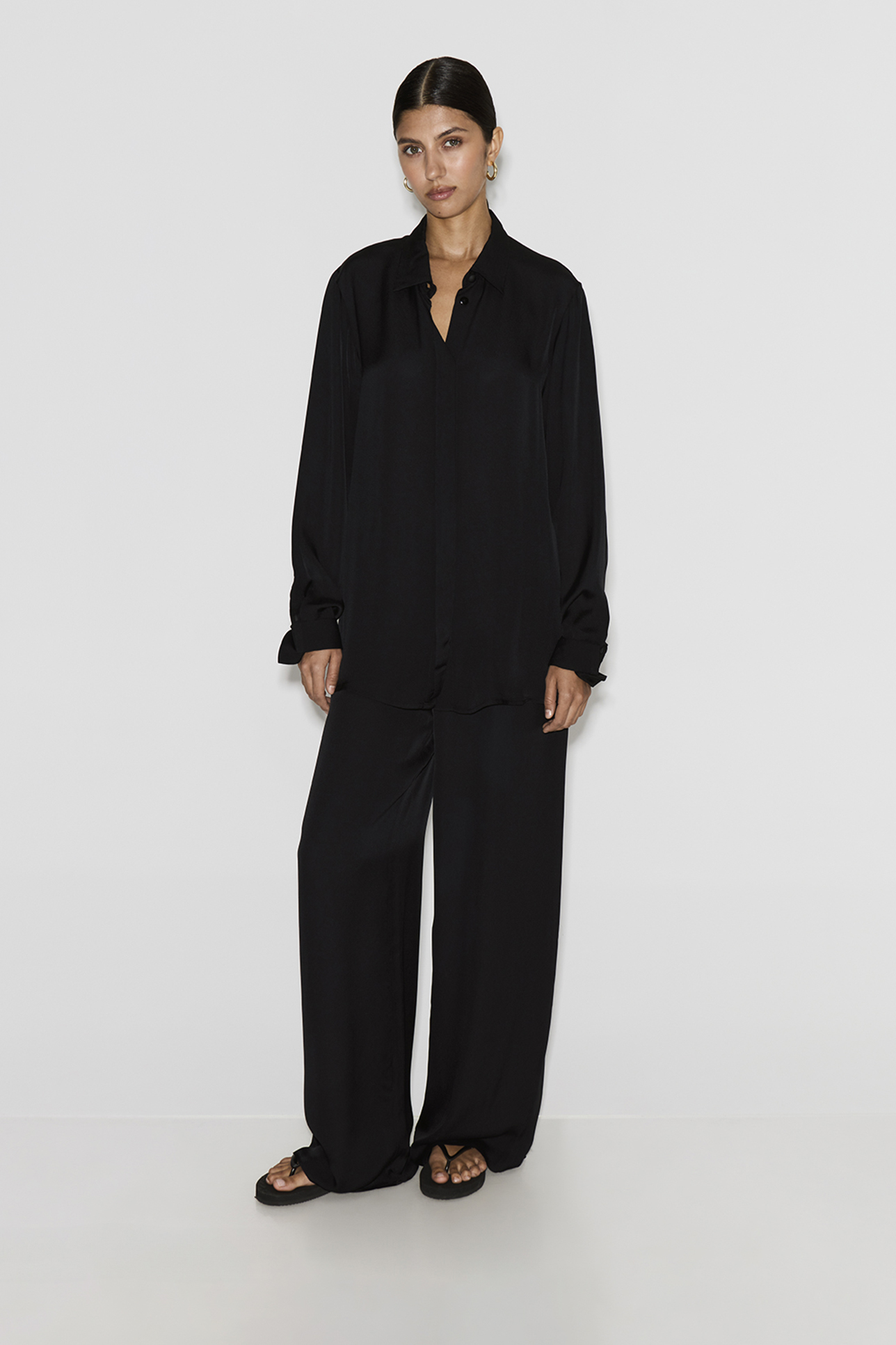 

Блуза черного цвета, M