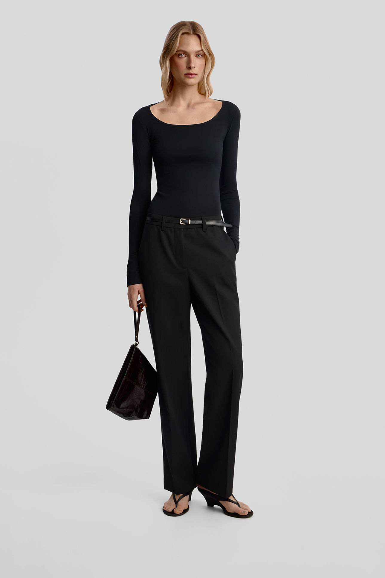 

Лонгслив Slim Fit c вырезом по горловине, XS