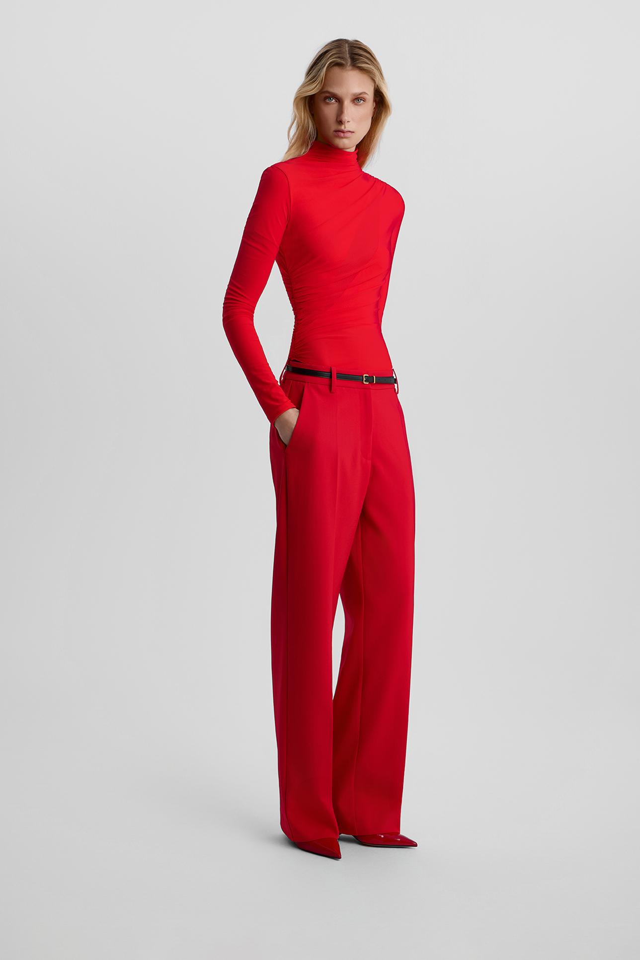 

Брюки с атласным поясом красного цвета, XS