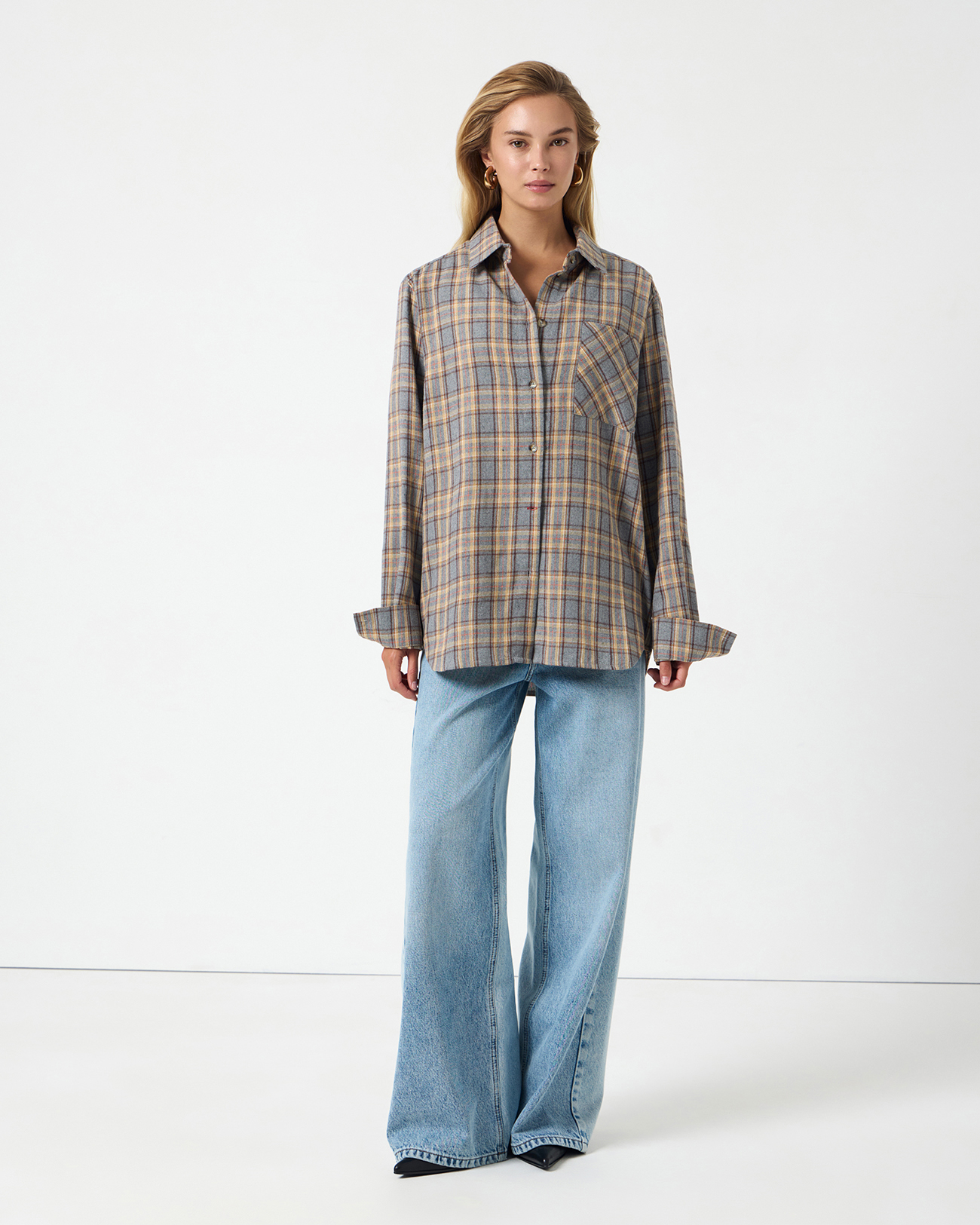 

Рубашка в клетку серо-бежевого цвета, M