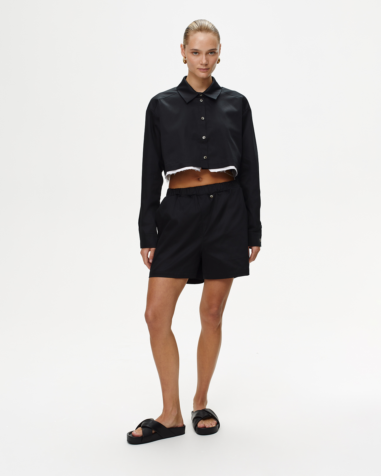 

Рубашка укороченная черного цвета, M