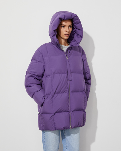 Куртка-пуховик с капюшоном фиолетового цвета